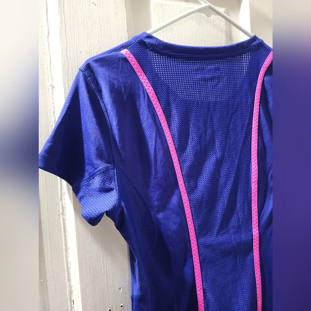 Fila Blue Athletic Running T-Shirt with Pink and Green Accents In Size Medium - Picture 10 of 14